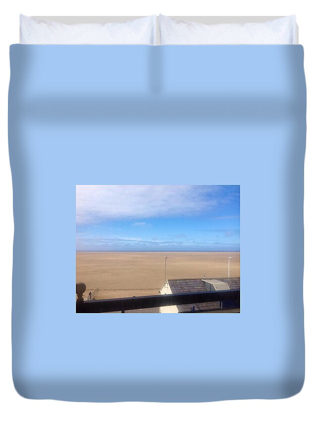 Day Duvet Cover featuring the photograph Beach day by Judith Desrosiers