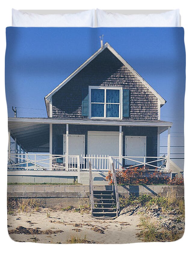 Wells Duvet Cover featuring the photograph Beach front cottage by Edward Fielding