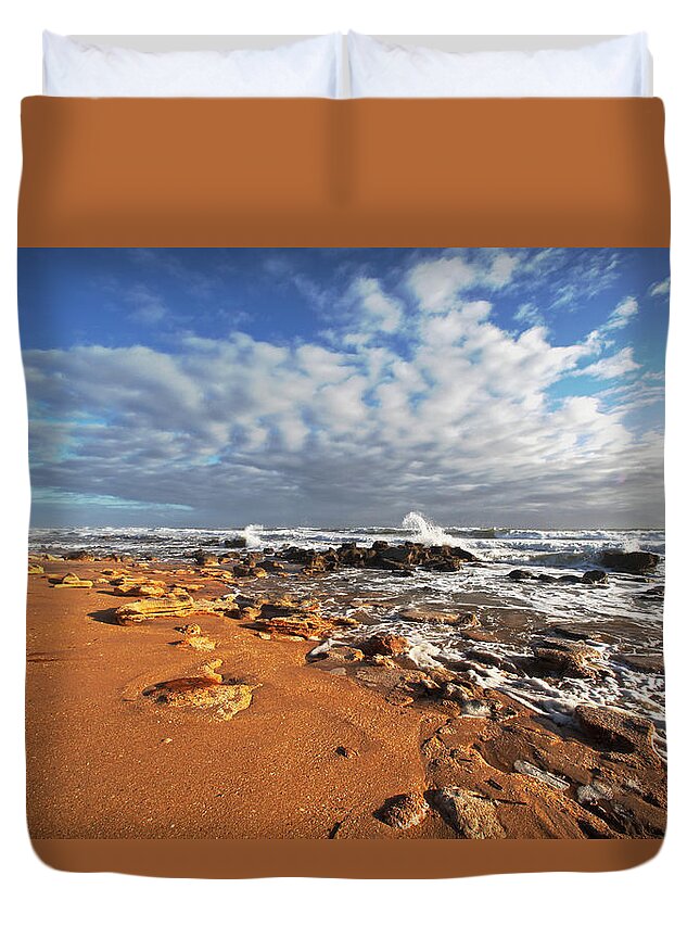  Waves Duvet Cover featuring the photograph Beach View by Robert Och