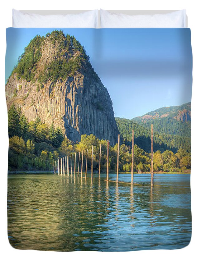 Beacon Rock Duvet Cover featuring the photograph Beacon Rock 0740 by Kristina Rinell