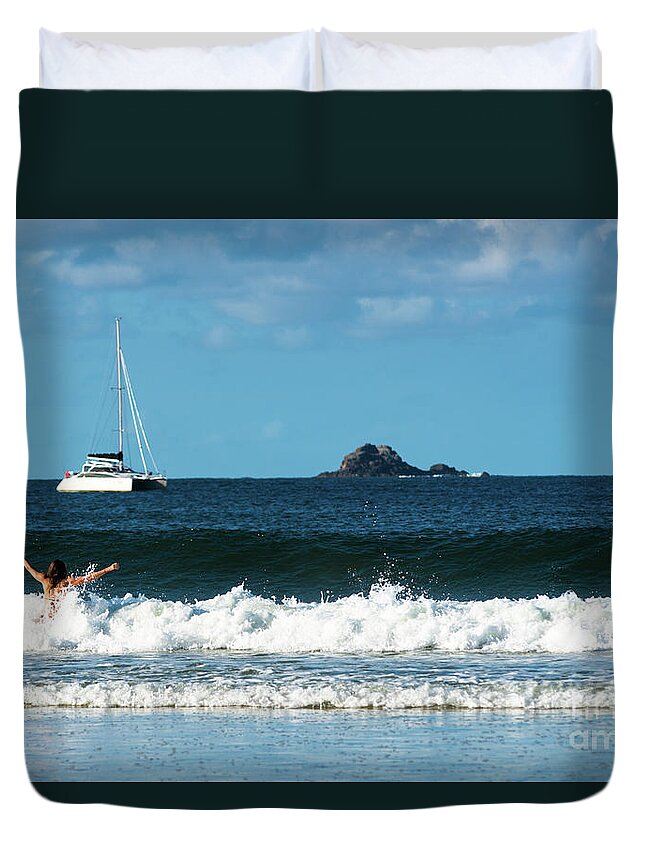 2017 Duvet Cover featuring the photograph Belongil beach by Andrew Michael