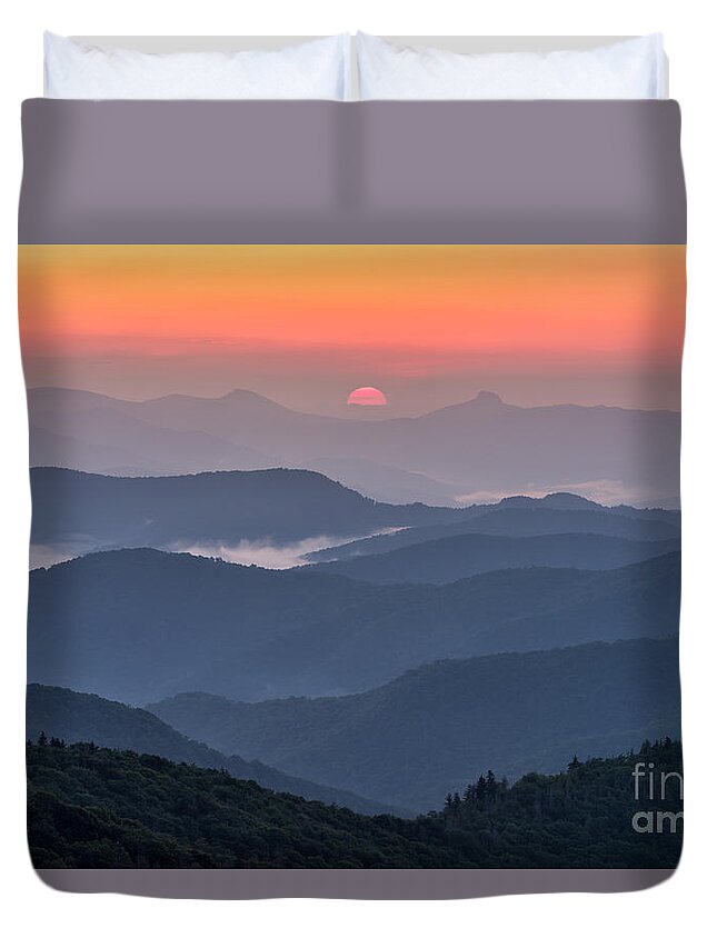 Hawksbill Mountain Duvet Cover featuring the photograph Between Hawksbill and Table Rock by Anthony Heflin