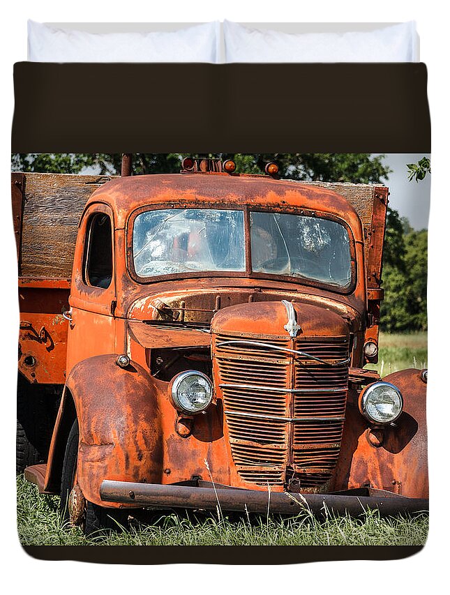 Steven Bateson Duvet Cover featuring the photograph Big Red International Truck by Steven Bateson