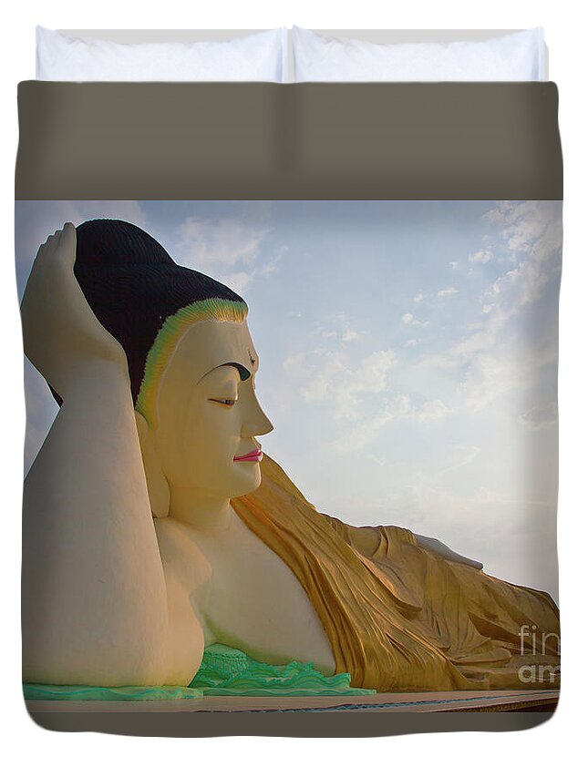 Buddha Duvet Cover featuring the photograph Biurma_d1836 by Craig Lovell