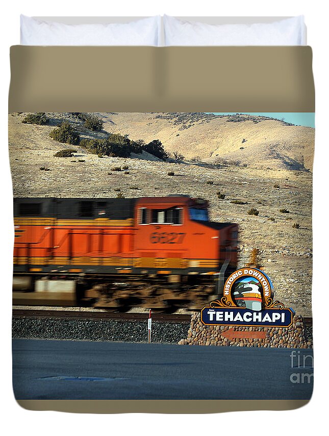 Tehachapi Duvet Cover featuring the photograph BNSF Locomotive in Tehachapi Southern California by Wernher Krutein