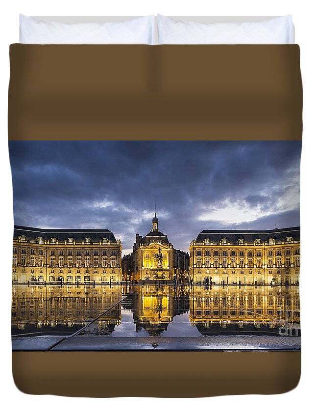 Bordeaux Duvet Cover featuring the photograph Bordeaux Place de la Bourse by Pier Giorgio Mariani