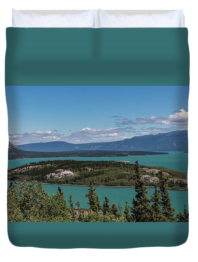Canada Duvet Cover featuring the photograph Bove Island by Ed Clark