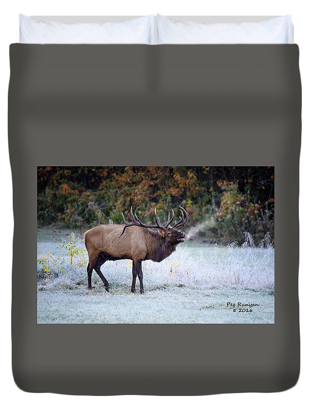 Elk Duvet Cover featuring the photograph Bugle of the Elk by Peg Runyan