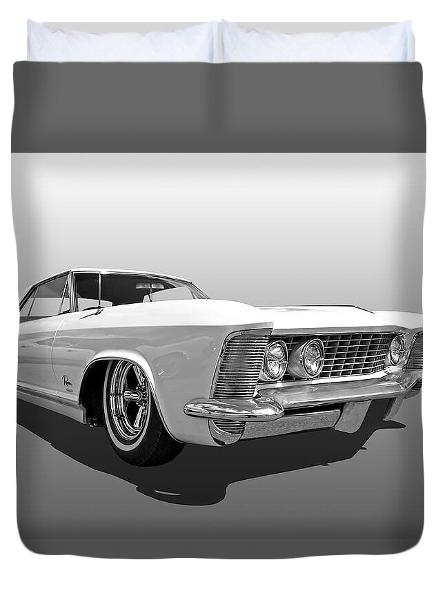 Buick Duvet Cover featuring the photograph Buick Riviera by Gill Billington