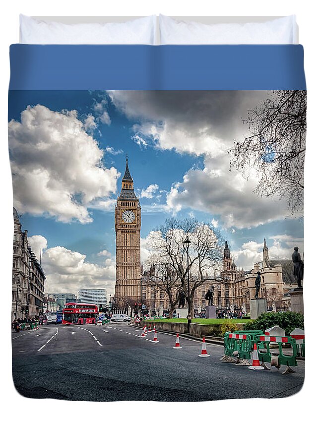 Ben Duvet Cover featuring the photograph Busy road by Mariusz Talarek