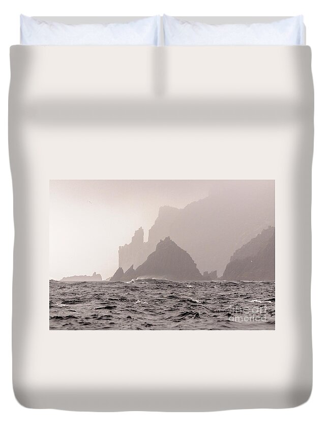 Australia Duvet Cover featuring the photograph Cape Raoul by Werner Padarin