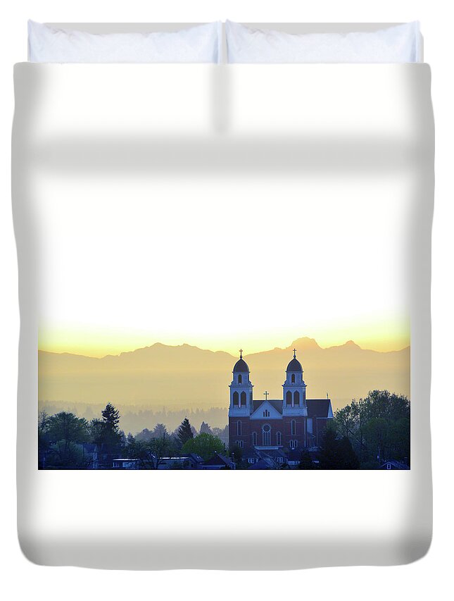  Duvet Cover featuring the photograph Capitol Hill Sun Up by Brian O'Kelly