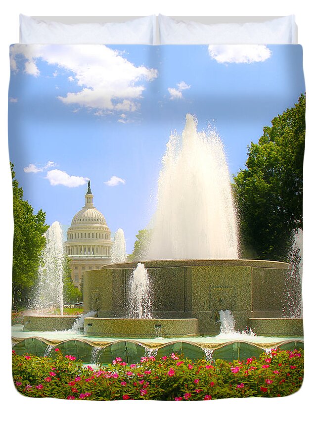 U.s. Capitol Duvet Cover featuring the photograph Capitol Spring by Mitch Cat