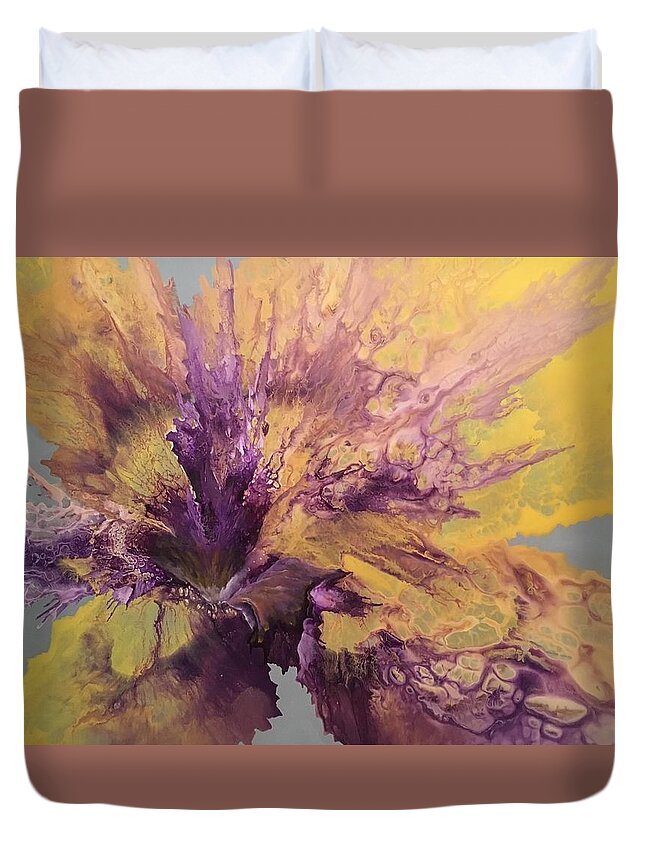 Abstract Duvet Cover featuring the painting Captivating by Soraya Silvestri