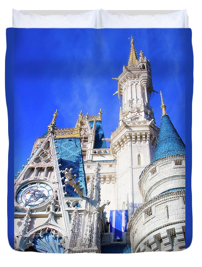 Wdw Duvet Cover featuring the photograph Castle in the Clouds by Mark Andrew Thomas