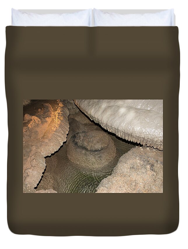 Carlsbad Cavern Nm Duvet Cover featuring the photograph Cavern Pond 2 by James Gay