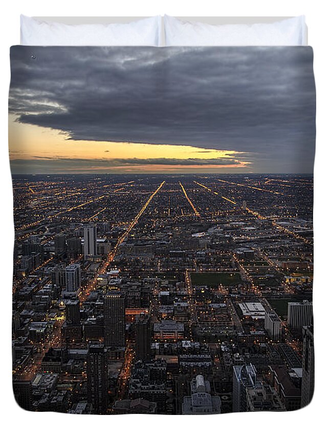 Chicago Duvet Cover featuring the photograph Chicago Westward by Steven Sparks