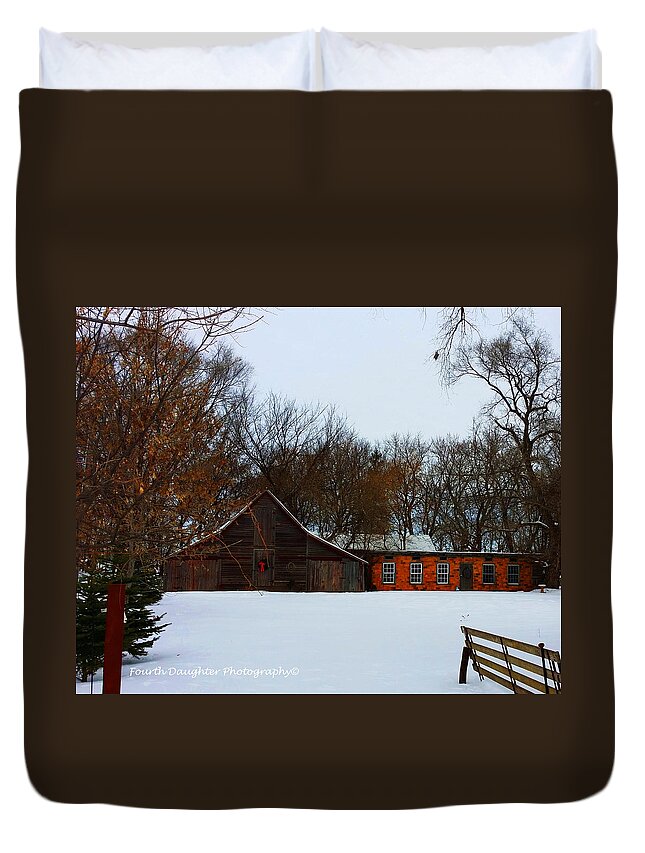 Barn Duvet Cover featuring the photograph Christmas @ the Barn by Diane Shirley