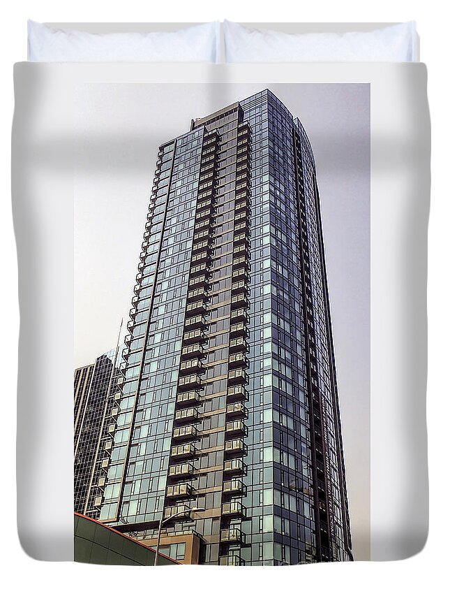 Cirrus Duvet Cover featuring the photograph Cirrus Seattle Apartment Building by David Oppenheimer
