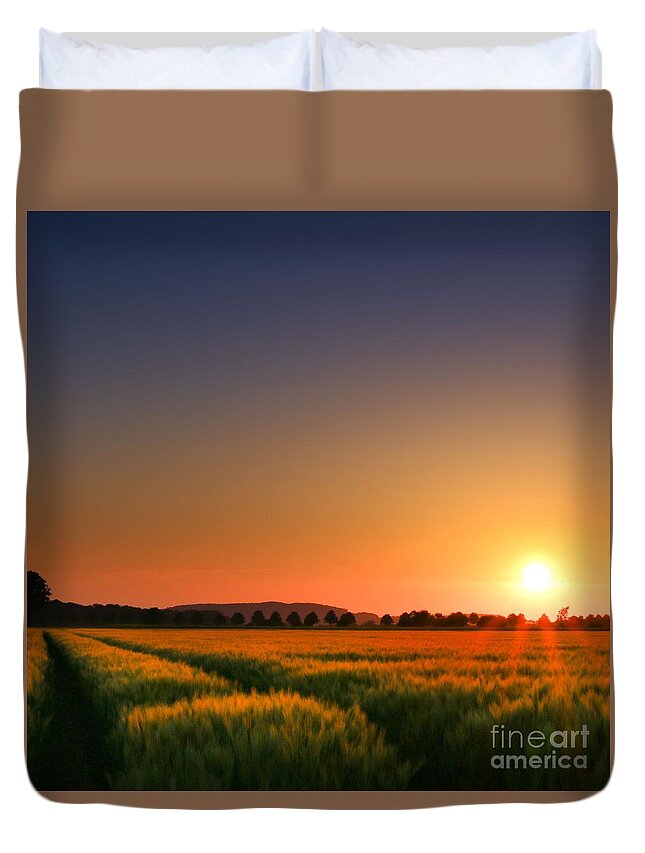 Cornfield Duvet Cover featuring the photograph Clear Sunset by Franziskus Pfleghart