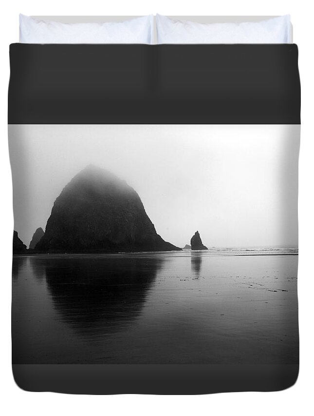 Coast Duvet Cover featuring the photograph Coastal Serenity by Sue Cullumber