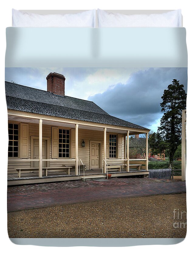 Colonial Williamsburg Coffee House Duvet Cover featuring the photograph Coffee House by Gene Bleile Photography