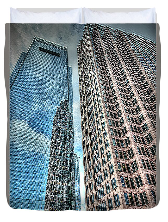 Comcast Center Corporate Hq Philadelphia Duvet Cover featuring the photograph Comcast Center Corporate HQ Philadelphia by David Zanzinger