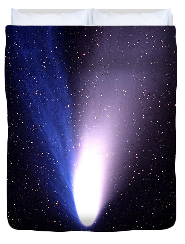 Comet Hale-bopp Duvet Cover featuring the photograph Comet Hale-Bopp by Mark Allen