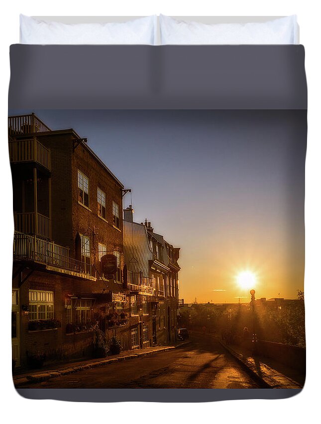 Hotel Manoir Des Remparts Duvet Cover featuring the photograph Coucher de Soleil sur Remparts by Chris Bordeleau