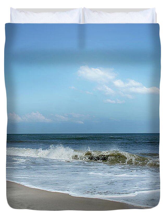 Crashing Duvet Cover featuring the photograph Crashing Waves by Judy Hall-Folde