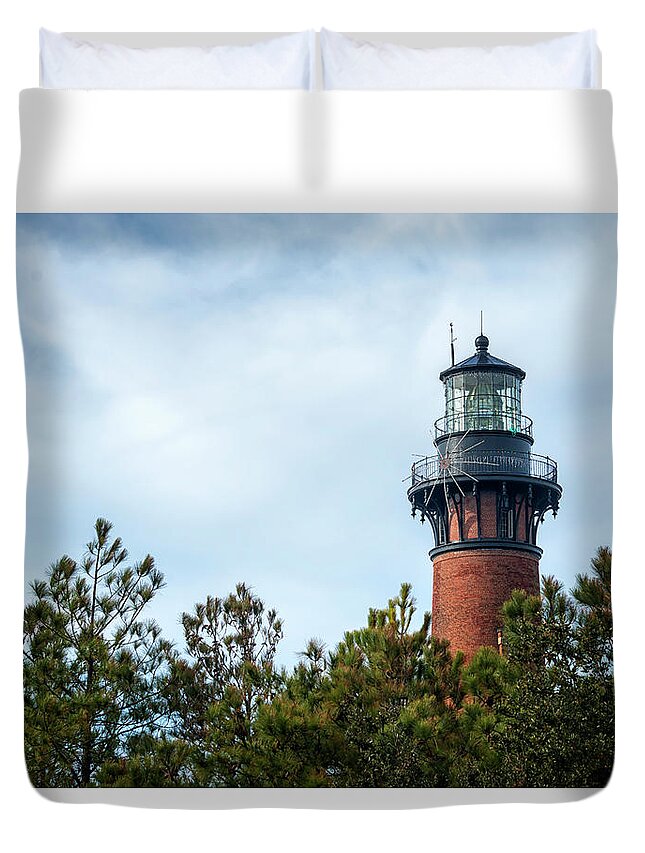 Currituck Duvet Cover featuring the photograph Currituck Lighthouse by Travis Rogers