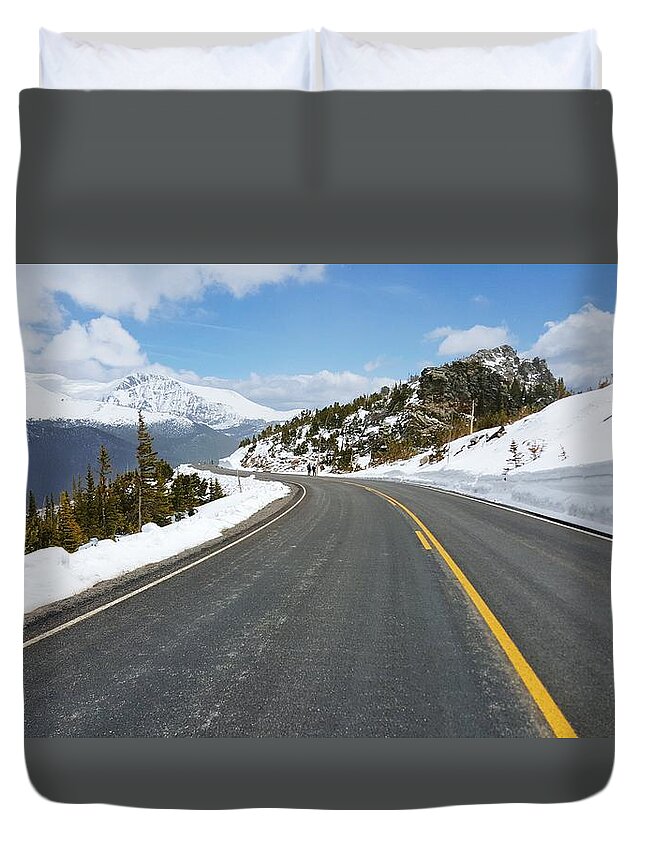 Trail Ridge Road Duvet Cover featuring the photograph Curvy Alpine Road by William Slider