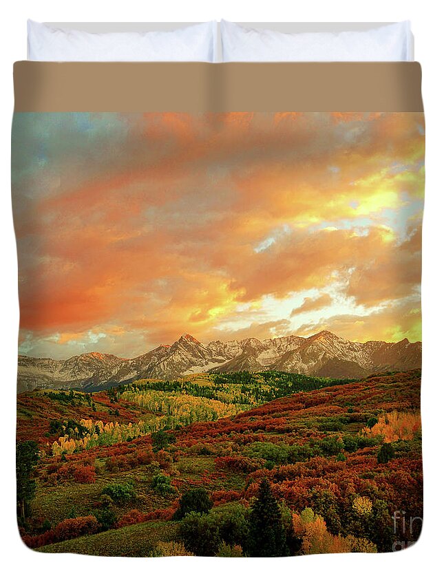 Colorado Duvet Cover featuring the photograph Dallas Divide Sunset by Benedict Heekwan Yang