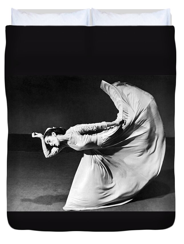 1 Person Duvet Cover featuring the photograph Dancer Martha Graham by Underwood Archives