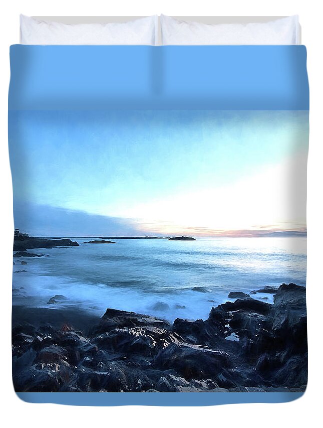 #jefffolger Duvet Cover featuring the photograph Dawn arrives at Castle Rock by Jeff Folger