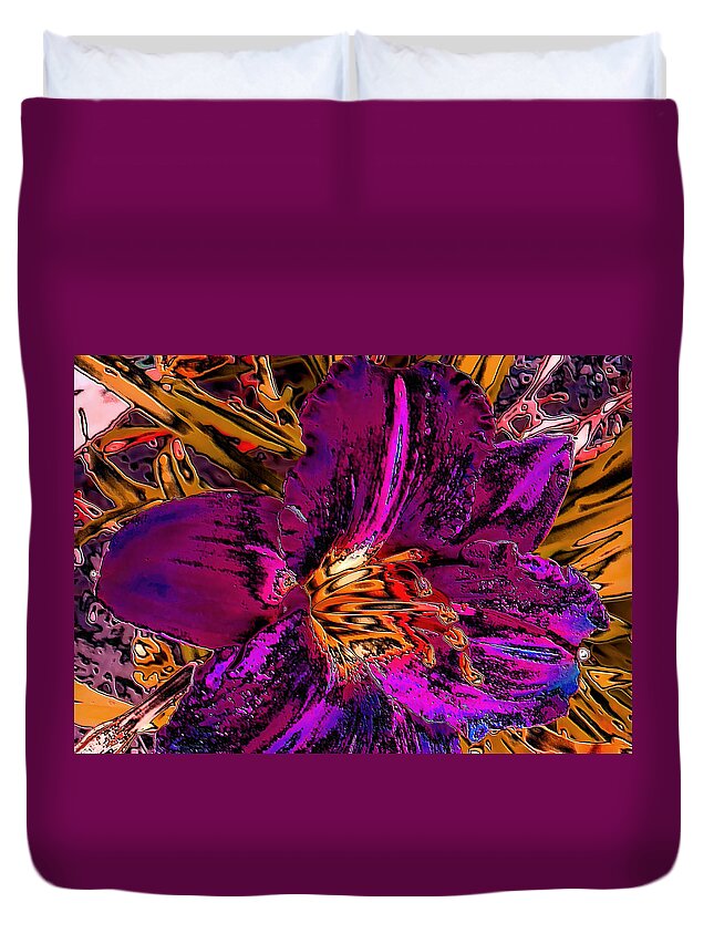 Flower Duvet Cover featuring the photograph Daylily 16 by James Stoshak