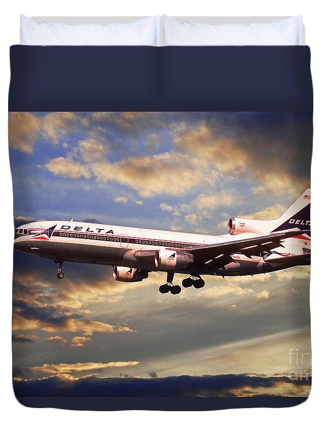 Delta Duvet Cover featuring the digital art Delta Airlines Lockheed L-1011 TriStar by Airpower Art