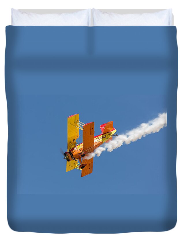 Aircraft Duvet Cover featuring the photograph Descent by John Daly