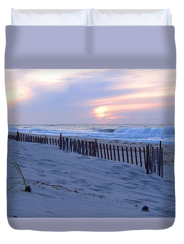 Horizon Duvet Cover featuring the photograph Deserted Beach by Newwwman