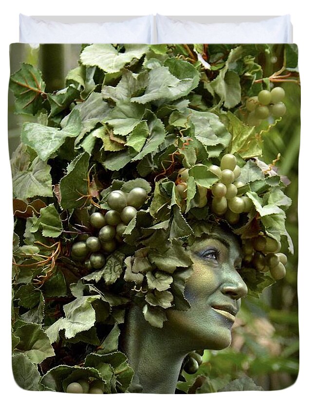 Vine Duvet Cover featuring the photograph Devine Face by Carol Bradley