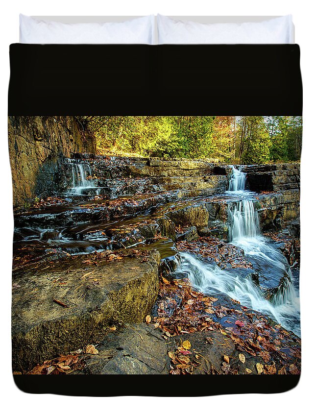 Landscape Duvet Cover featuring the photograph Dismal Creek Falls Horizontal by Joe Shrader