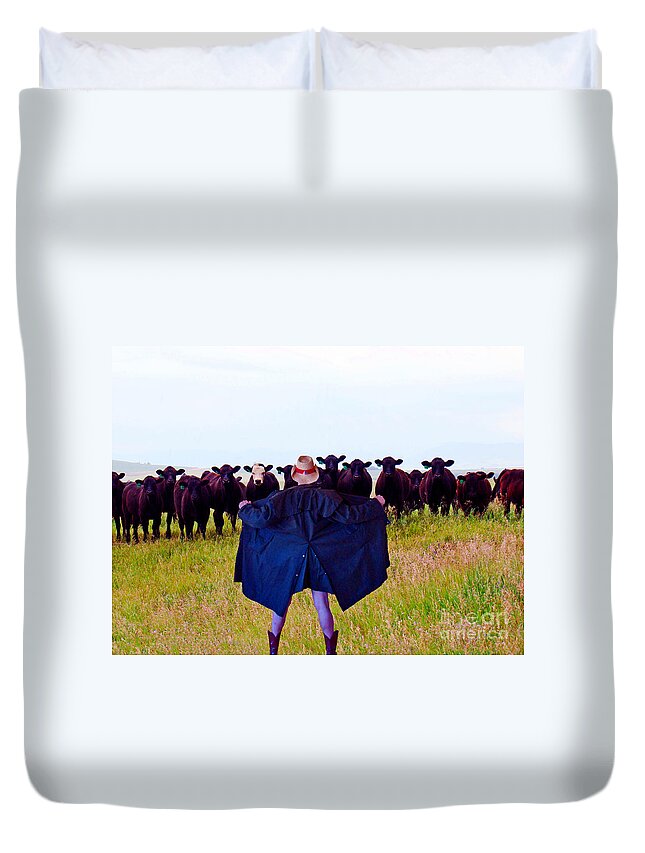 Al Bourassa Duvet Cover featuring the photograph Dont Look Ethel by Al Bourassa