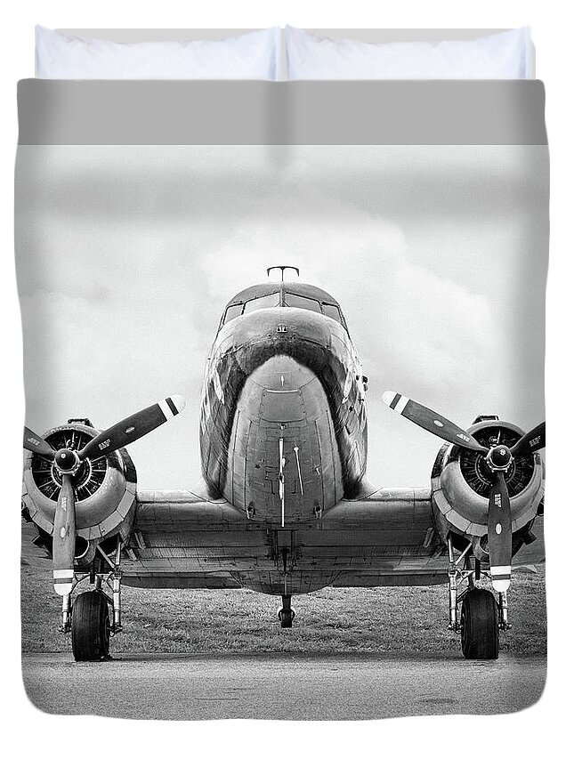 Airplanes Duvet Cover featuring the photograph Douglass C-47 Skytrain - Gooney Bird by Gary Heller