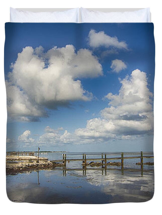 Florida Keys Duvet Cover featuring the photograph Down The Shore by Don Durfee