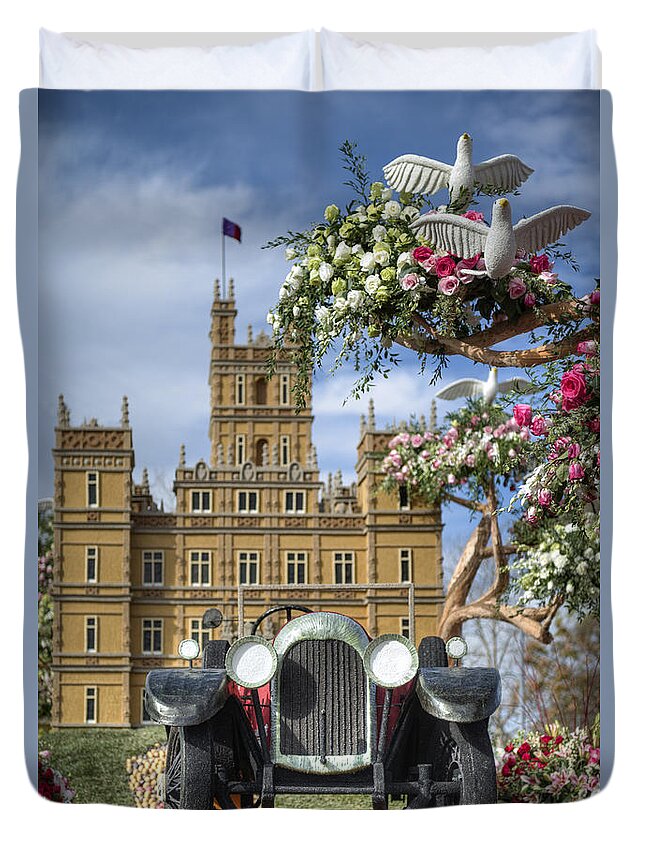 Downton Abbey the Final Adventure Rose Parade Duvet Cover featuring the photograph Downton Abbey Float by David Zanzinger