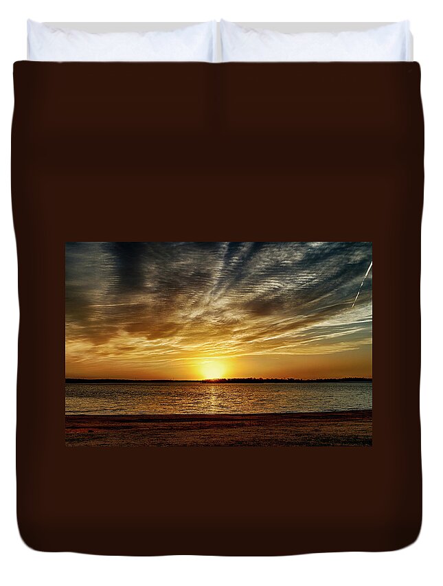 Horizontal Duvet Cover featuring the photograph Dramatic Sunset by Doug Long