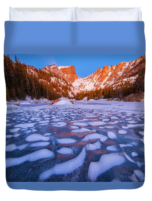 Dream Lake Duvet Cover featuring the photograph Dream Lake Dimples by Darren White