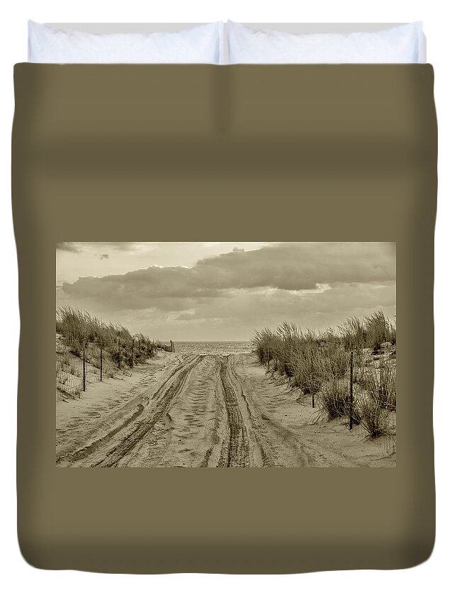 Beach Duvet Cover featuring the photograph Drive To The Ocean by Cathy Kovarik