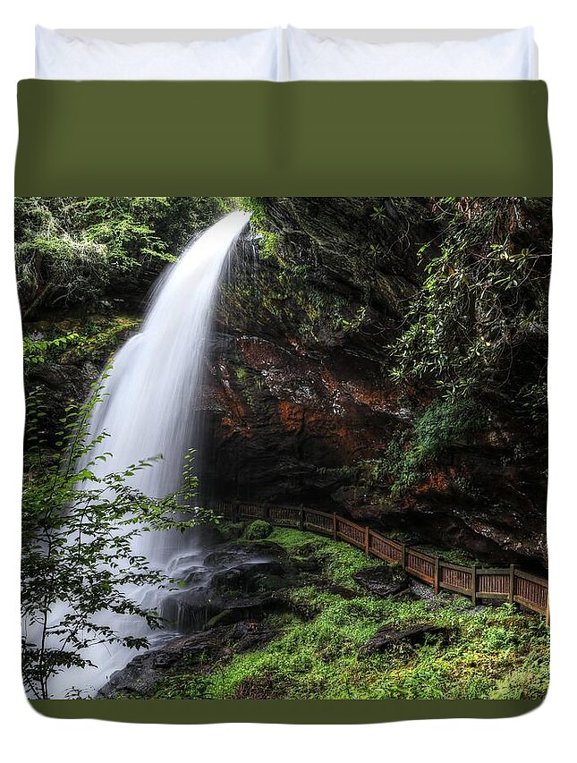 Dry Falls Duvet Cover featuring the photograph Dry Fall Is Not Dry by Carol Montoya