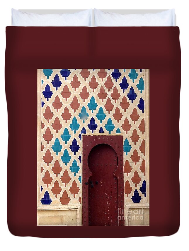 Dubai Duvet Cover featuring the photograph Dubai Doorway by Barbara Von Pagel